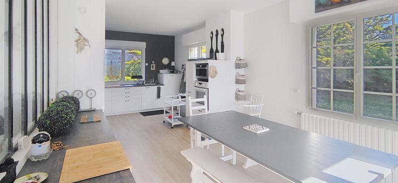 Villa - 199 m² - 9 pièces