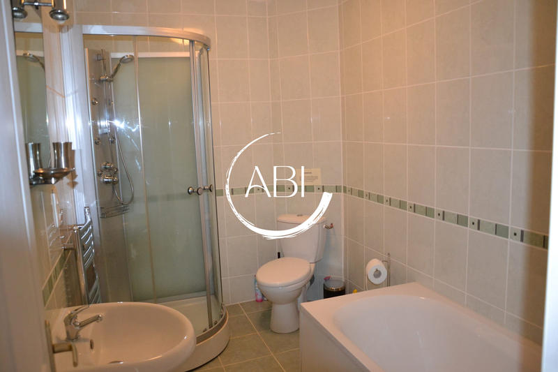 Maison - 185 m² - 6 pièces