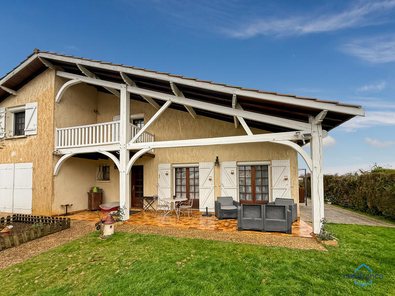 Maison - 110 m² - 4 pièces