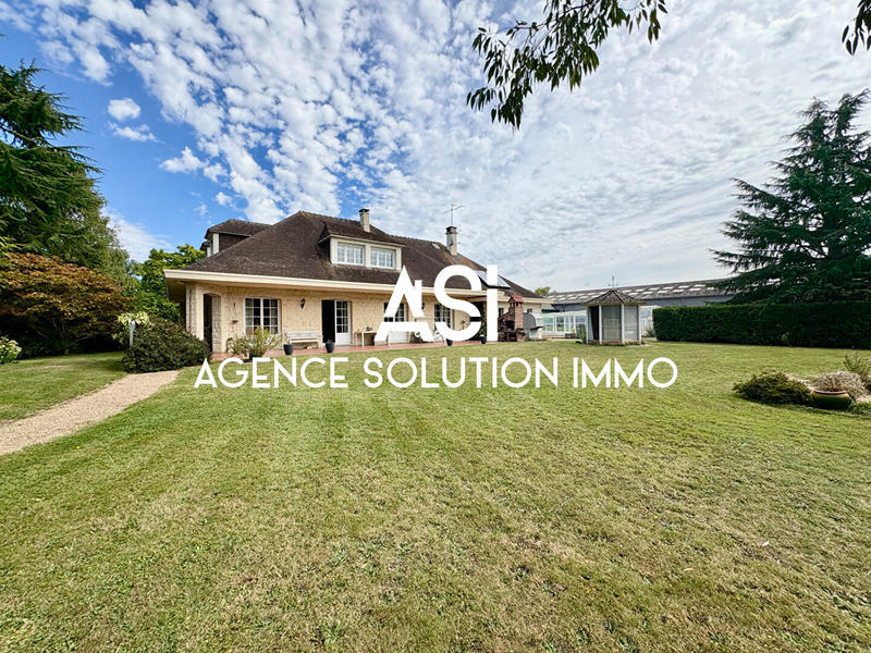 Maison - 214 m² - 8 pièces