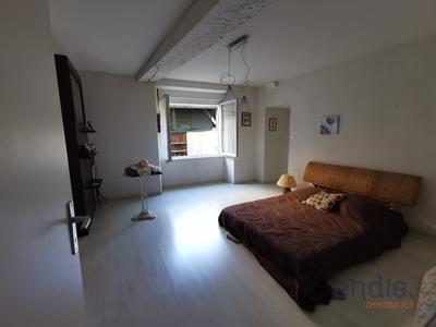 Maison - 300 m² - 8 pièces