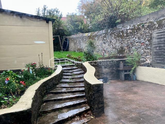 Appartement - 99 m² - 4 pièces