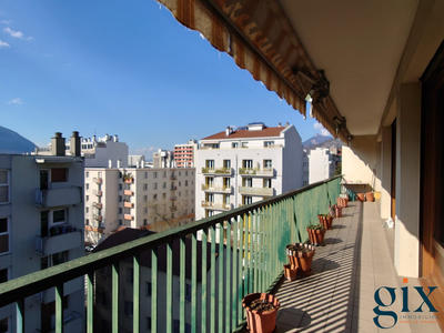 Appartement - 147 m² - 6 pièces