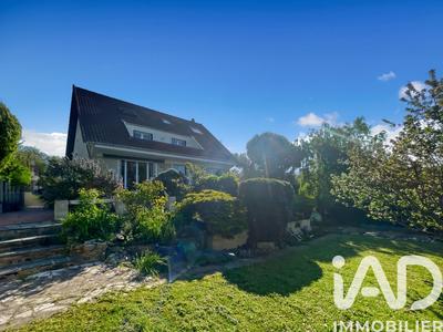 Maison - 200 m² - 8 pièces