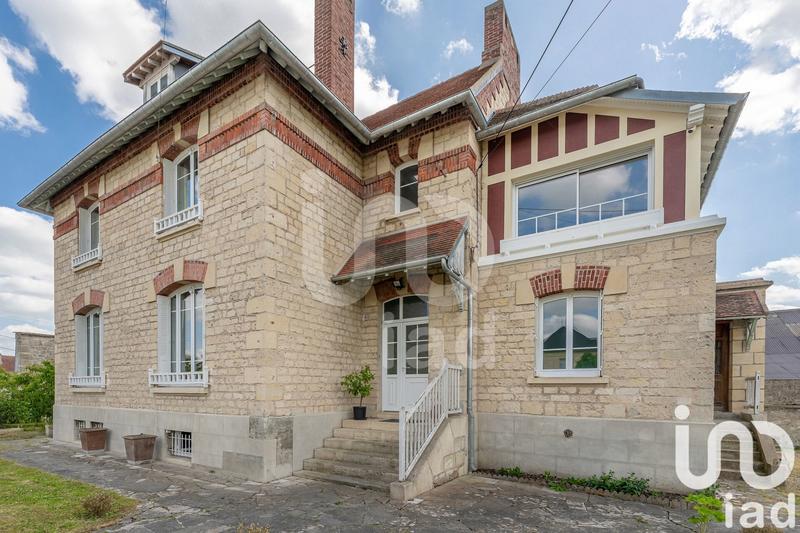 Maison - 248 m² - 9 pièces