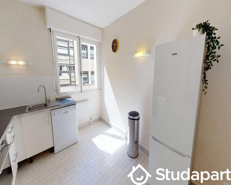 Chambre - 90 m² - 1 pièce