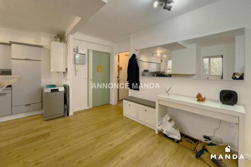 Chambre - 9 m² - 6 pièces