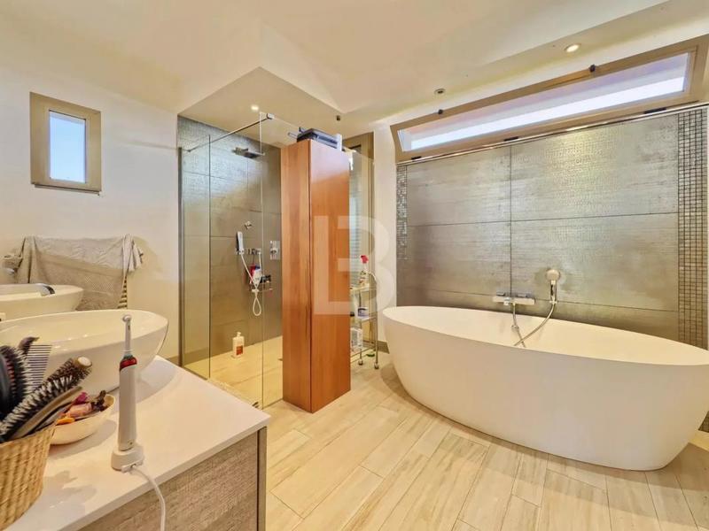 Appartement - 138 m² - 4 pièces