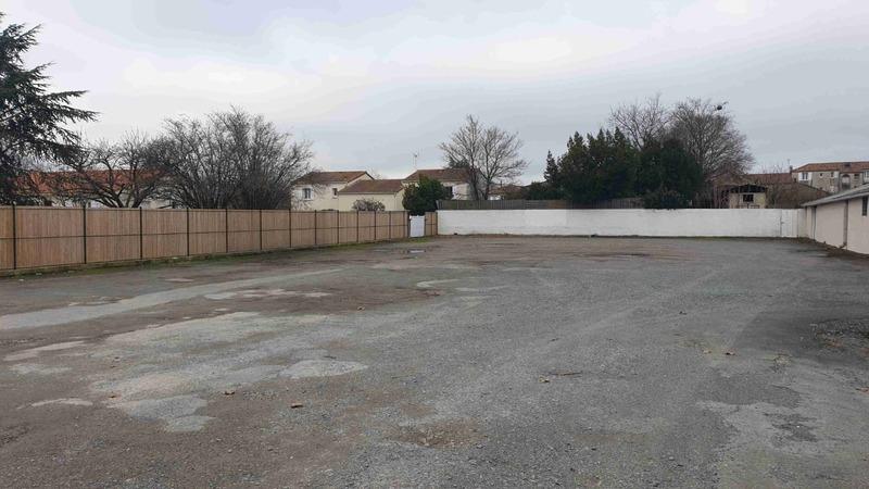 Bureau - 834 m² - 2 pièces