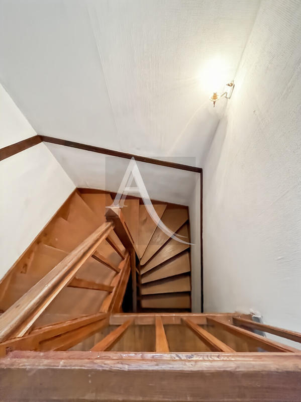 Maison - 200 m² - 9 pièces