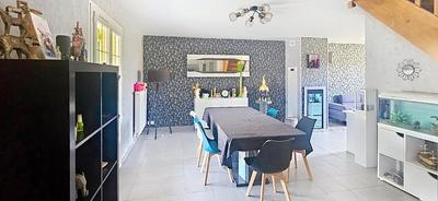 Maison - 92 m² - 5 pièces