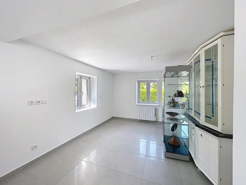 Maison - 217 m² - 7 pièces
