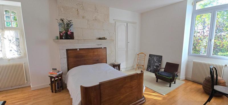 Demeure - 250 m² - 7 pièces