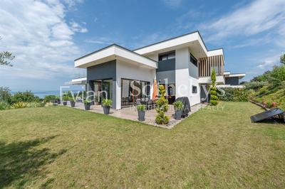 Maison - 270 m² - 7 pièces