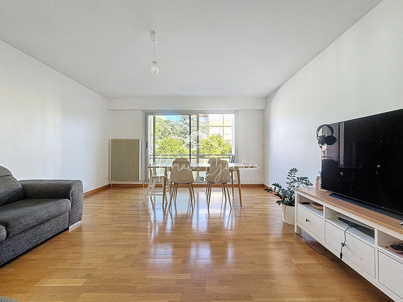 Appartement - 110 m² - 5 pièces