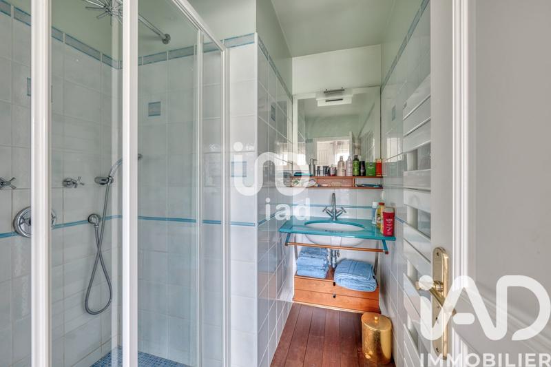 Maison - 275 m² - 8 pièces