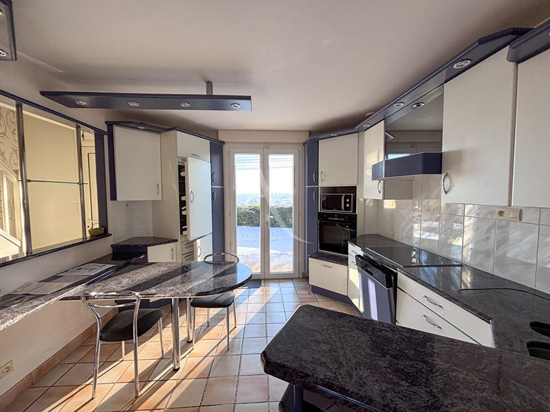 Maison - 159 m² - 8 pièces