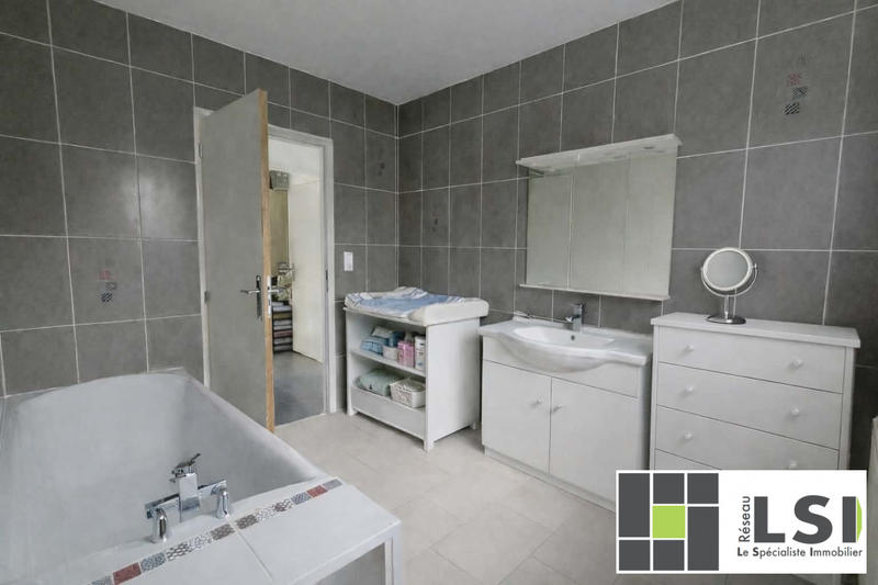 Maison - 130 m² - 9 pièces