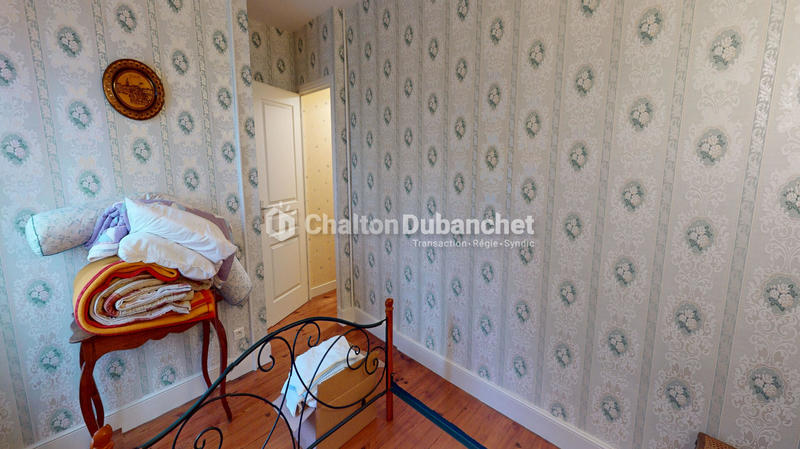 Maison - 280 m² - 9 pièces