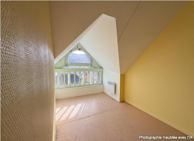 Demeure - 1 200 m² - 18 pièces