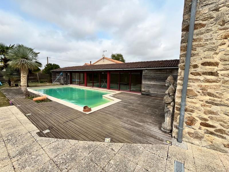 Maison - 240 m² - 4 pièces