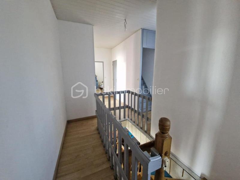 Maison - 185 m² - 9 pièces