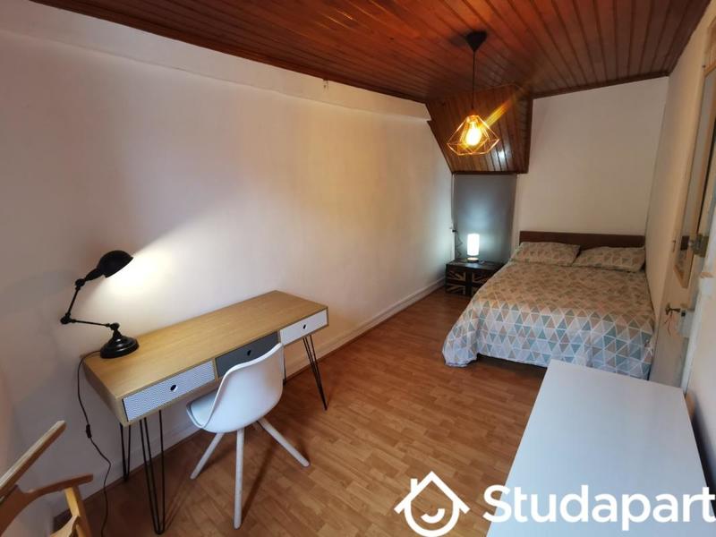 Chambre - 12 m² - 1 pièce