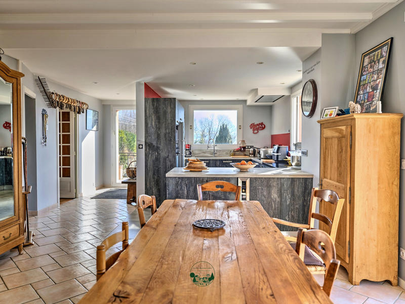 Maison - 200 m² - 7 pièces