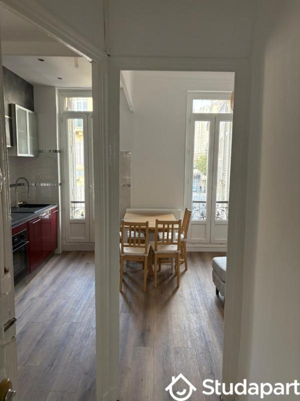 Chambre - 9 m² - 1 pièce