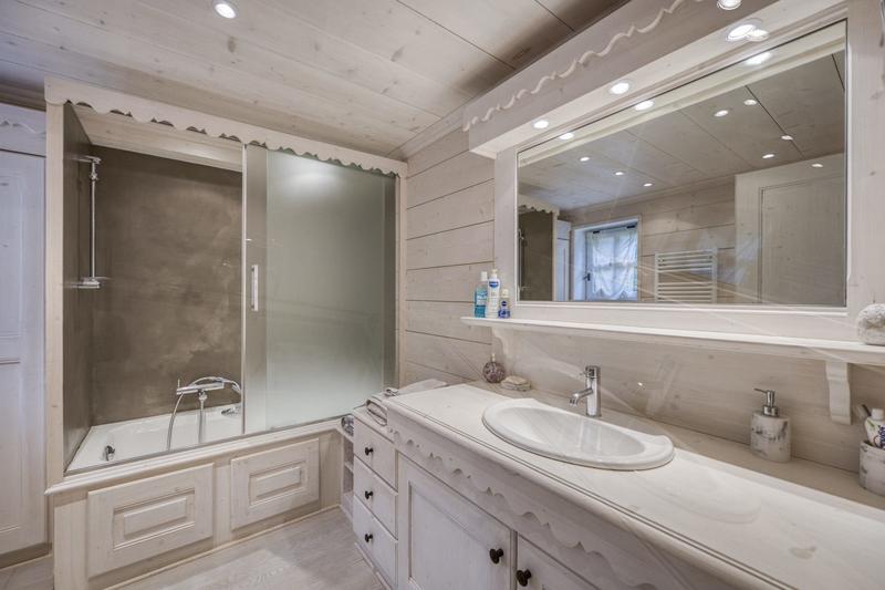 Châlet - 247 m² - 10 pièces