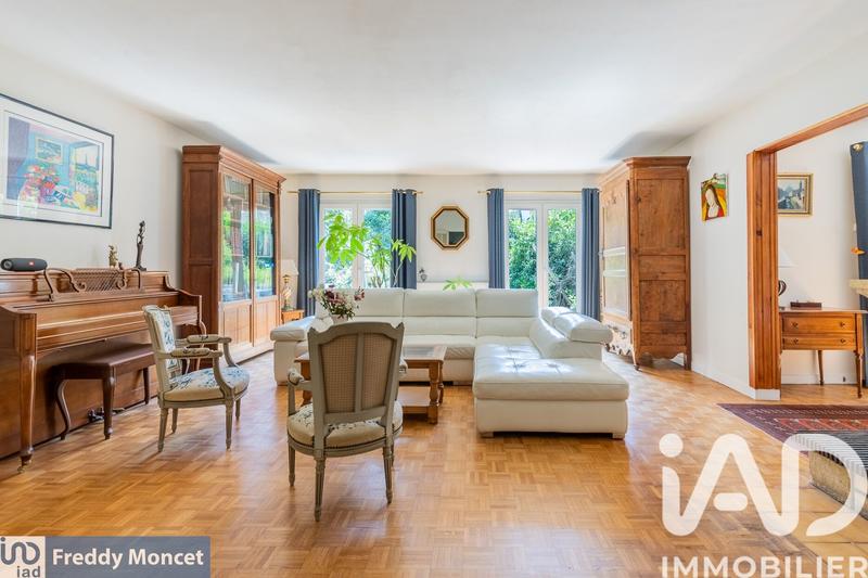 Maison - 210 m² - 9 pièces