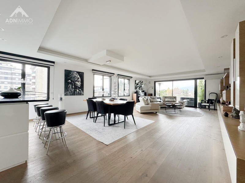 Appartement - 163 m² - 5 pièces