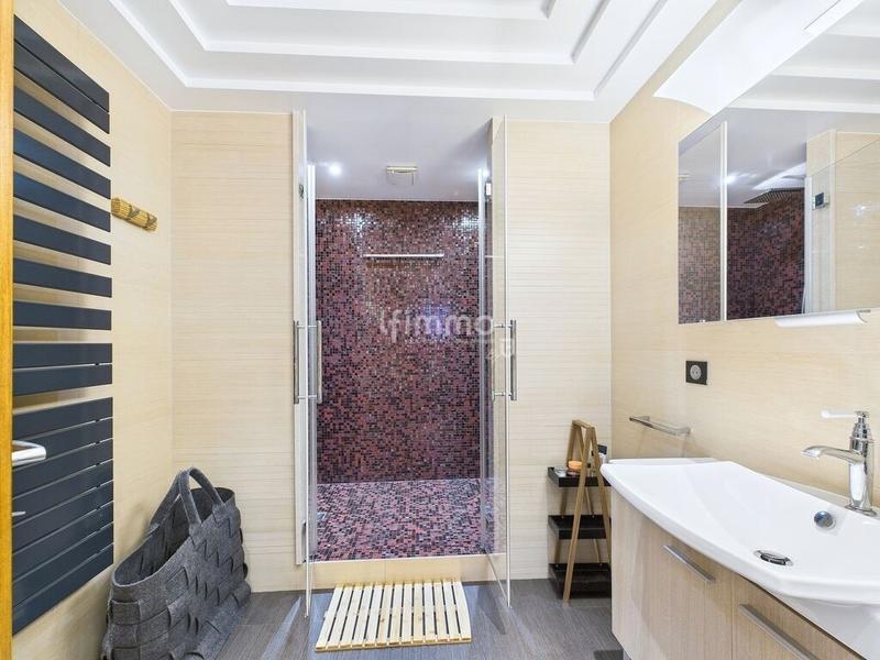 Maison - 378 m² - 7 pièces