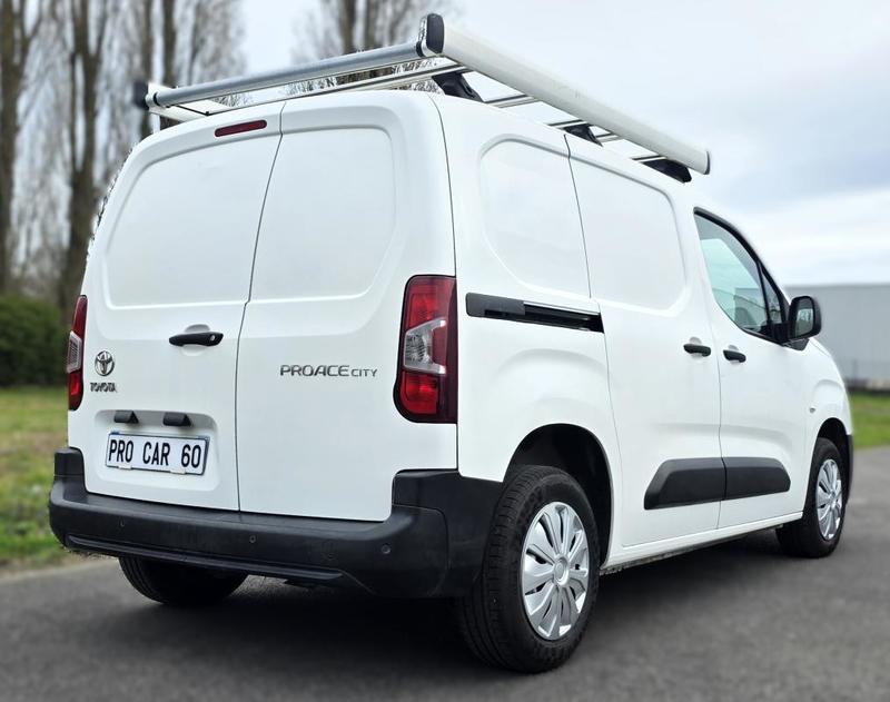 Toyota Proace City 1° Main 1.5l D4d 100cv 3 places Business Entretien Constructeur Radar / Clim Tél
