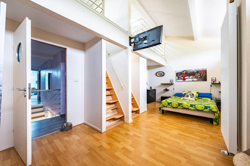 Maison - 230 m² - 8 pièces