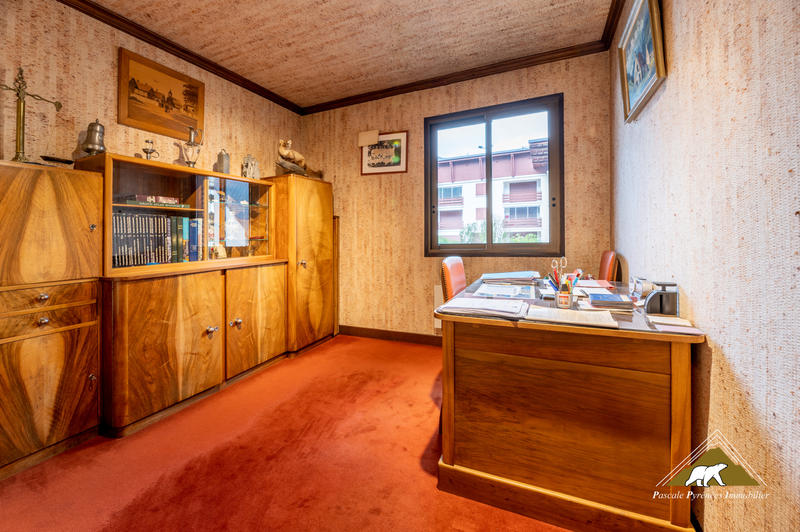 Maison - 300 m² - 8 pièces