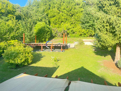 Maison - 230 m² - 8 pièces