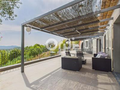 Maison - 226 m² - 6 pièces