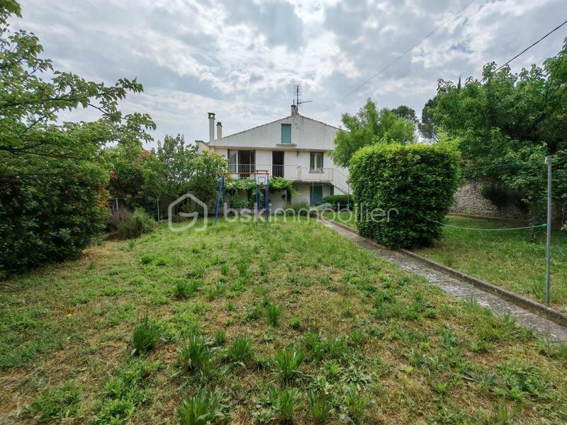 Maison traditionnelle - 205 m² - 10 pièces