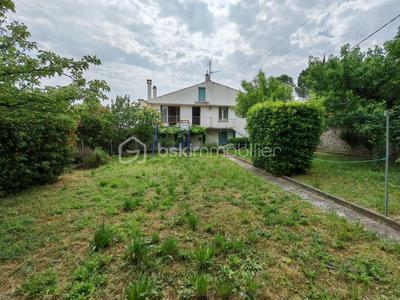 Maison traditionnelle - 205 m² - 10 pièces