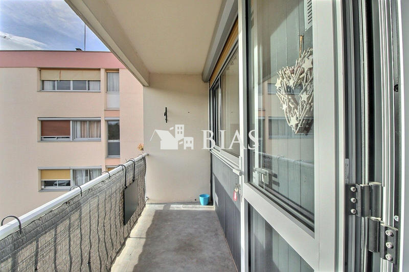 Appartement - 80 m² - 5 pièces