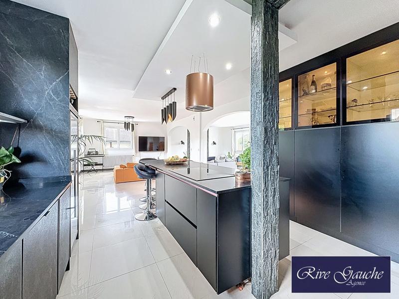 Maison - 267 m² - 7 pièces