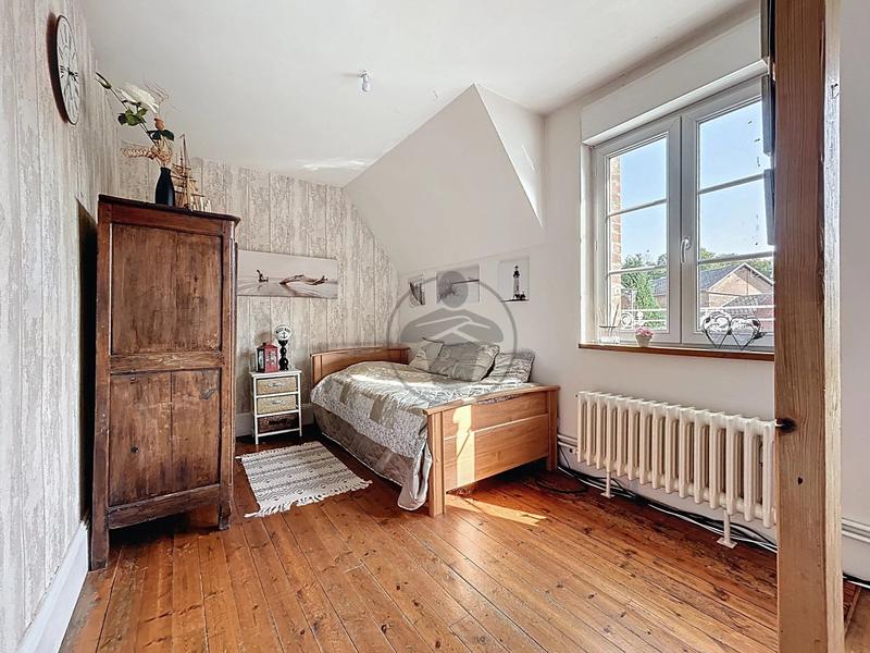 Maison - 202 m² - 8 pièces