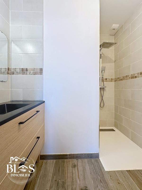 Maison traditionnelle - 99 m² - 5 pièces