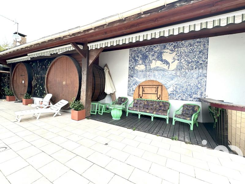 Maison - 390 m² - 11 pièces