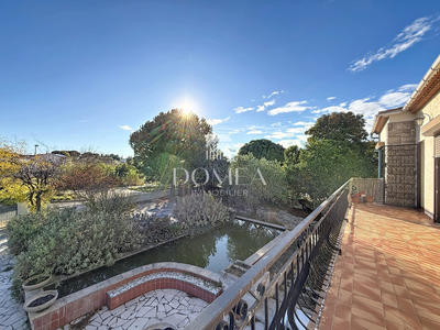 Maison - 222 m² - 10 pièces