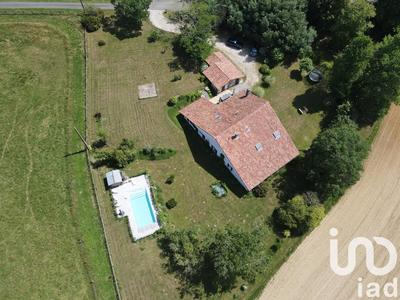 Maison - 298 m² - 9 pièces