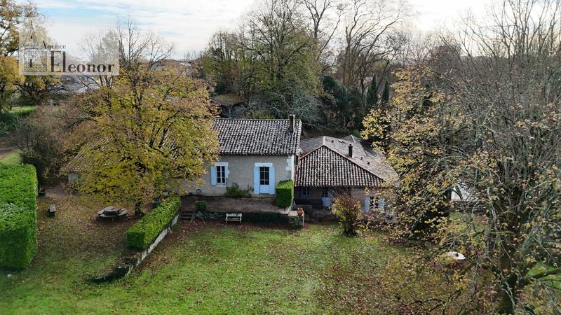 Maison - 216 m² - 5 pièces