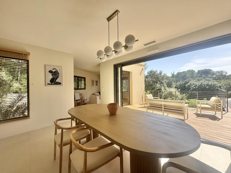 Villa - 167 m² - 6 pièces