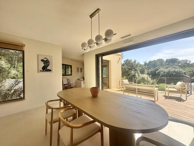 Villa - 167 m² - 6 pièces